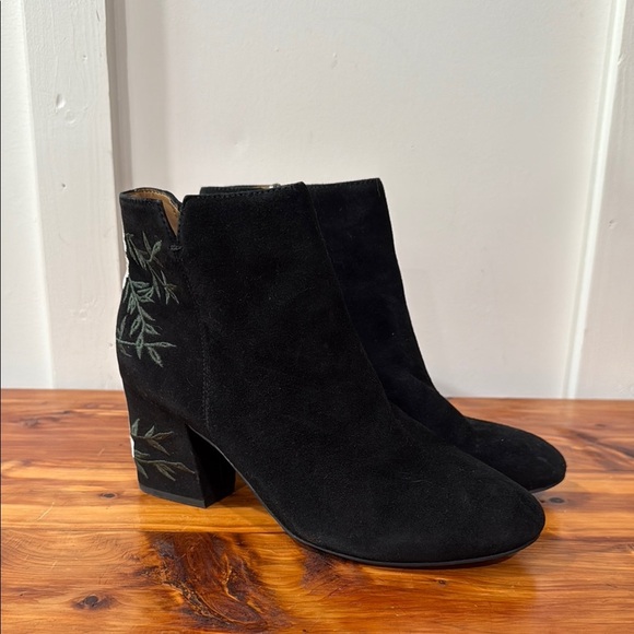 Franco Sarto Olympia2 Black Leather Floral Embroidered Booties - Picture 1 of 10